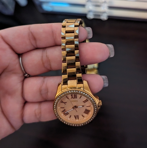 Charming Women's Rose Gold Fossil Watch - Vintage Appeal - Picture 3 of 4